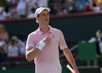 Jannik Sinner não deu chances ao rival