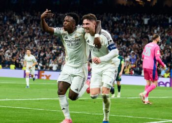 Valverde e Vini Jr comemorando gol do Real Madrid contra o Manchester City