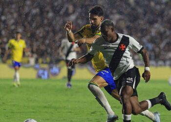 Lance do jogo entre Vasco e Palmeiras
