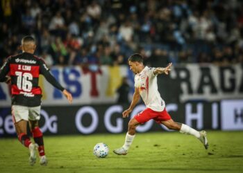 Gabriel marcou o segundo gol do RB Bragantino na vitória sobre o Flamengo