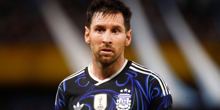 Crise da Argentina afeta o elenco de Lionel Scaloni e coloca em dúvida a presença de Messi no Mundial
