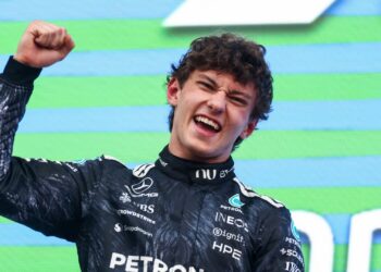 Antonelli marca uma nova era na F1 ao superar nomes como Lewis Hamilton e Ayrton Senna