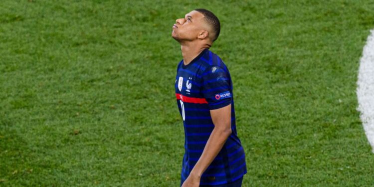 Mbappé perdeu o pênalti decisivo na eliminação da França diante da Suíça na Euro de 2021