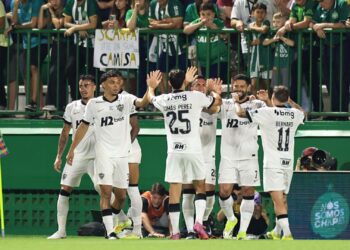 O Atlético-MG atropelou a Chapecoense no primeiro tempo do duelo