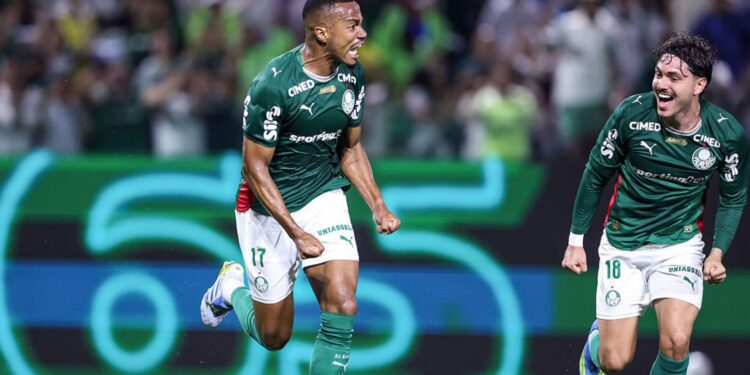 Marlon Freitas marcou os dois gols do Palmeiras na vitória sobre o Grêmio