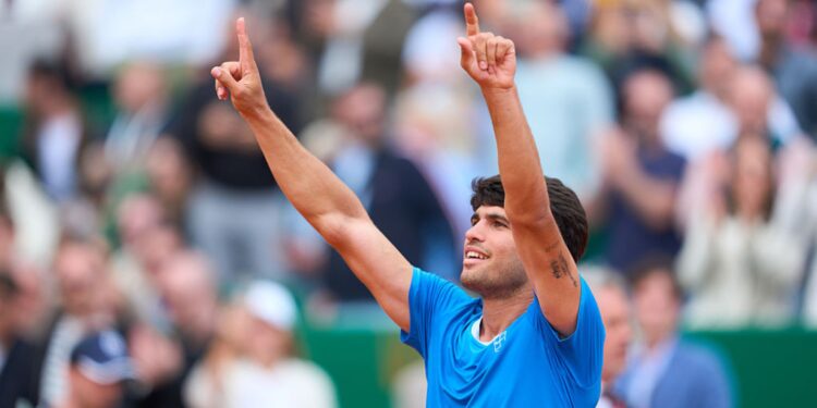 Carlos Alcaraz venceu o argentino Sebastián Báez em Monte Carlo