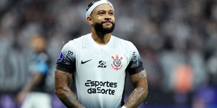 Fernando Diniz coloca permanência de Memphis Depay como prioridade máxima para 2026