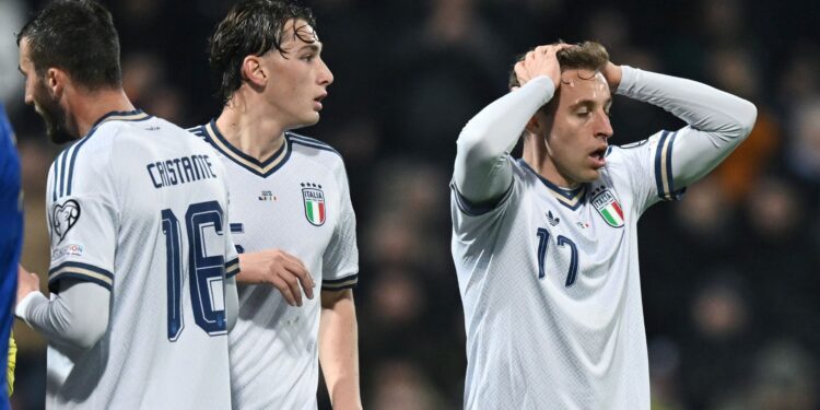 Técnico Antonio Conte sinaliza desejo de retornar ao comando da Itália para o próximo ciclo de Copa do Mundo