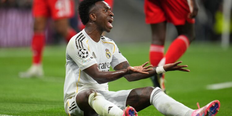 Rafael Van der Vaart dispara contra atuação e postura de Vinicius Junior após clássico europeu na Champions