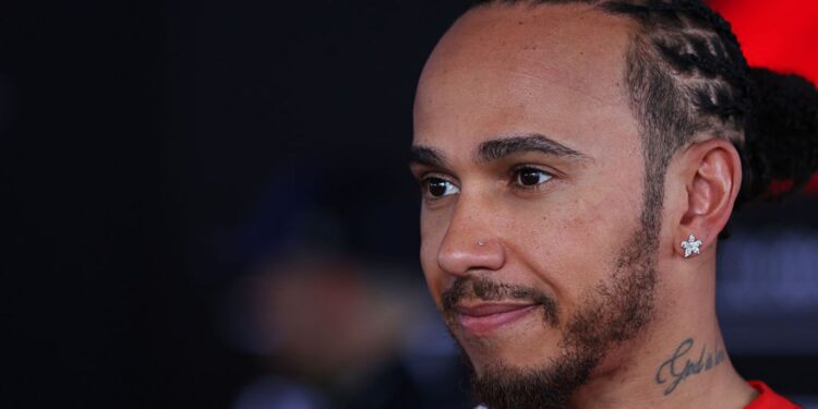 Lewis Hamilton elogiou o novo regulamento da F1