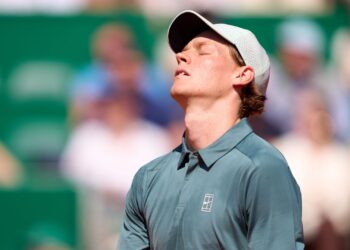 Sinner celebra vitória nas oitavas de final em Monte Carlo e foca na recuperação física