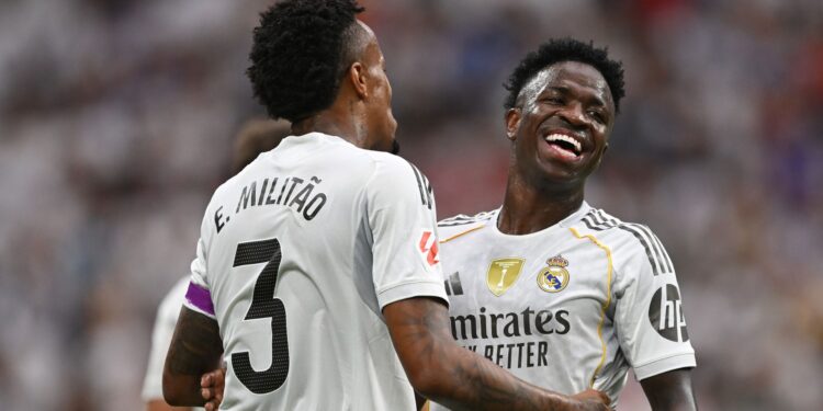 Comandante do Real Madrid sai em defesa de Vini Jr. e Militão