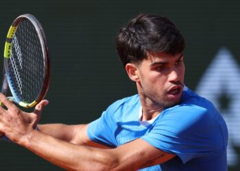 Carlos Alcaraz não dá chances a Bublik e avança com autoridade em Monte Carlo