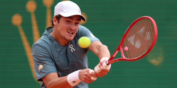 oão Fonseca recebe elogios de Zverev após partida decidida nos detalhes em Monte Carlo