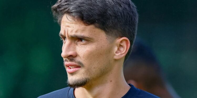 Após choque acidental em treinamento, lesão de Pablo Maia afasta o volante dos próximos jogos decisivos do São Paulo