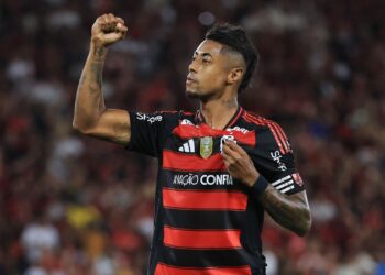 Flamengo encaminha renovação de Bruno Henrique até dezembro de 2027