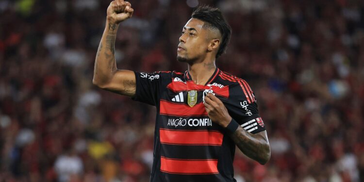 Flamengo encaminha renovação de Bruno Henrique até dezembro de 2027