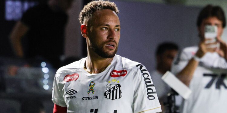 Neymar está de volta aos relacionados do Santos para enfrentar o Atlético-MG na Vila Belmiro