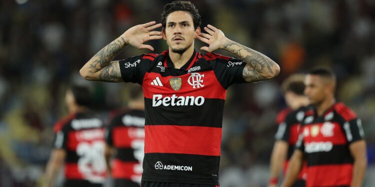 Pedro comemora gol decisivo na vitória do Flamengo sobre o Fluminense no Maracanã