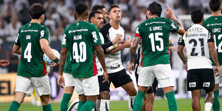 O clássico entre Corinthians e Palmeiras ficou marcado por confusão dentro e fora de campo
