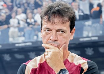 Fernando Diniz analisou o empate entre Palmeiras e Corinthians pelo Brasileirão