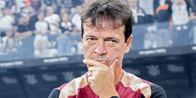 Fernando Diniz analisou o empate entre Palmeiras e Corinthians pelo Brasileirão
