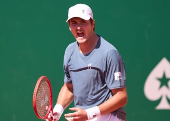João Fonseca durante a disputa do Masters 1000 de Monte Carlo, onde garantiu pontos para subir no ranking