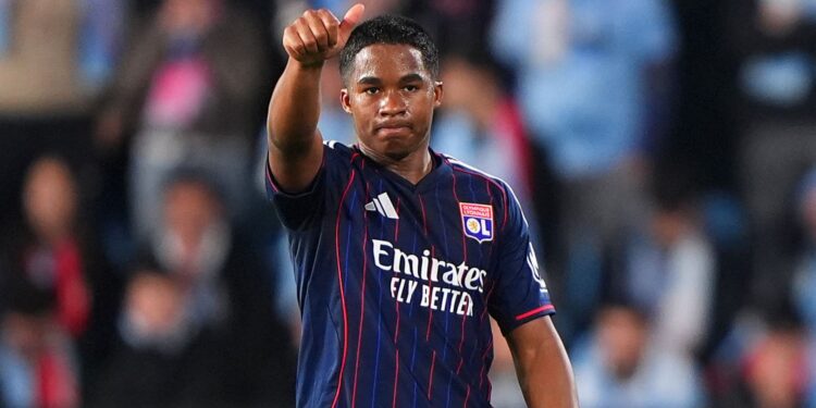 Após cobrança pública, Endrick volta a ser decisivo na vitória do Lyon pelo Campeonato Francês