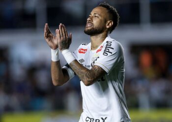 Neymar marcou o único gol do Santos diante do Deportivo Recoleta