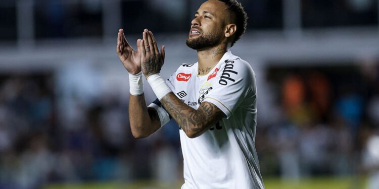 Neymar marcou o único gol do Santos diante do Deportivo Recoleta