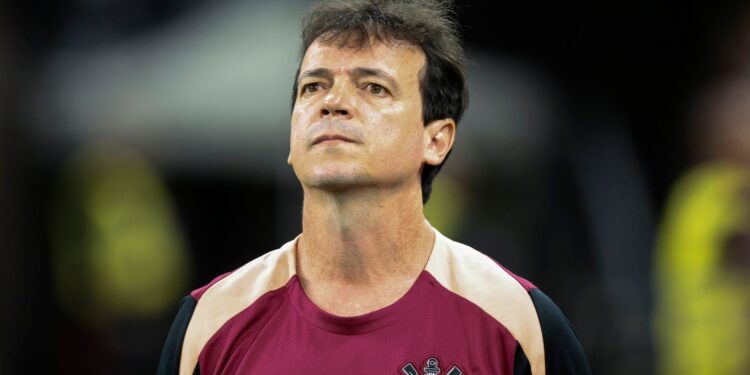 Corinthians domina o Santa Fe na Libertadores e mantém 100% de aproveitamento sob o comando de Fernando Diniz