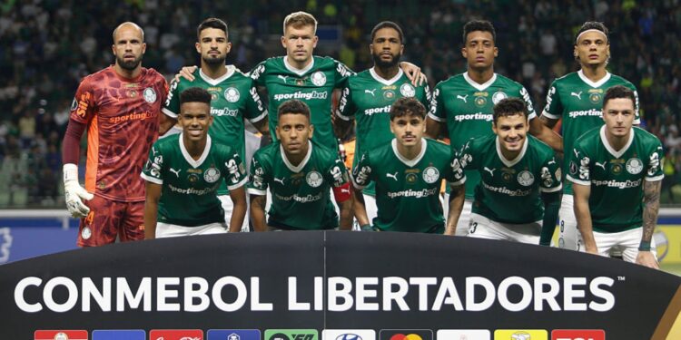 O Palmeiras goleou o Sporting Cristal por 6 a 0 no último encontro entre as duas equipes