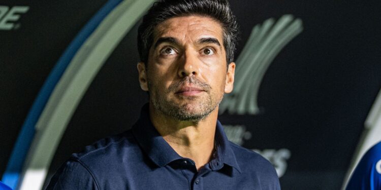 Abel Ferreira destaca força do Palmeiras diante do Sporting Cristal