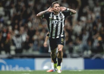 Bernard marcou o primeiro gol do Atlético-MG na vitória sobre o Juventud