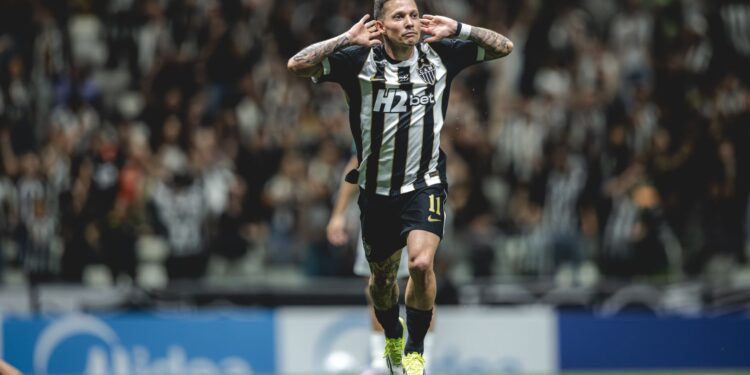 Bernard marcou o primeiro gol do Atlético-MG na vitória sobre o Juventud