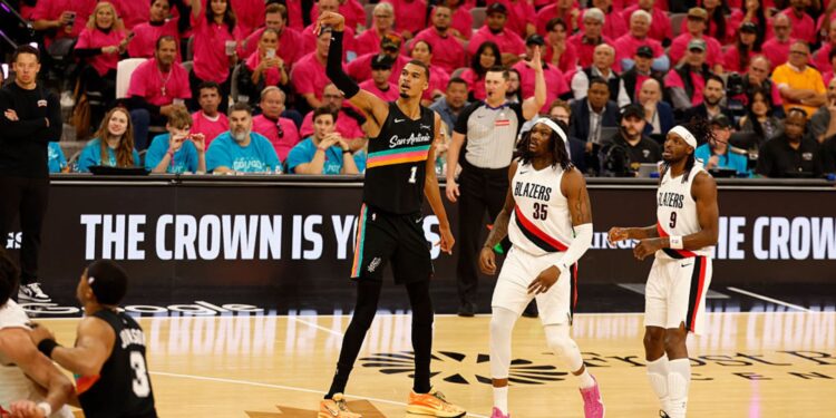 Wembanyama foi o cestinha dos Spurs na vitória sobre os Trail Blazers