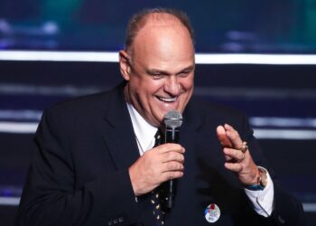 Família revela que Oscar Schmidt enfrentava novo tumor grau 4 desde o ano passado