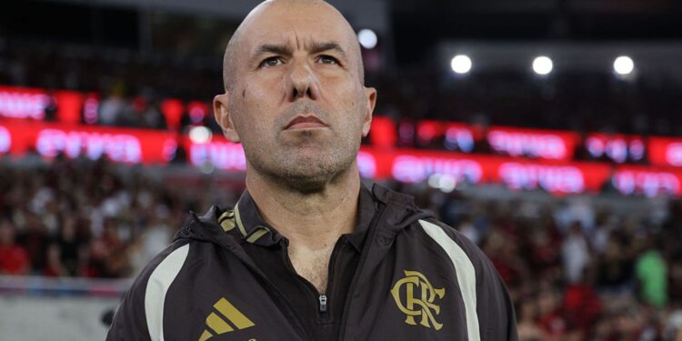 Leonardo Jardim pode igualar a melhor sequência de vitórias de Filipe Luís pelo Flamengo
