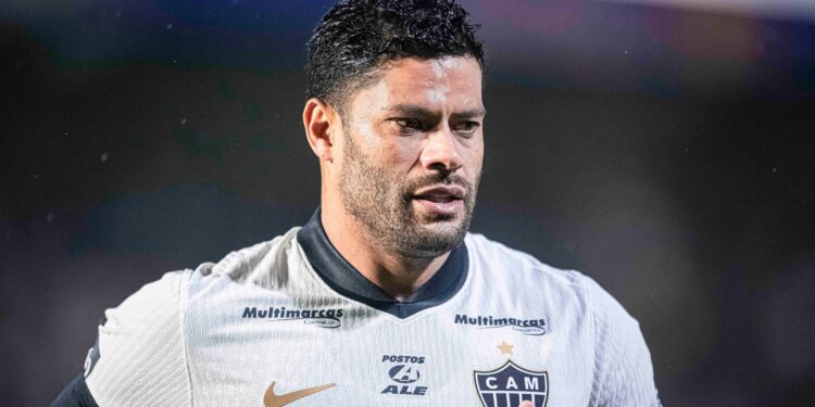 Hulk sinaliza que pode deixar o Atlético-MG na janela de transferências de julho após revelar pendências internas