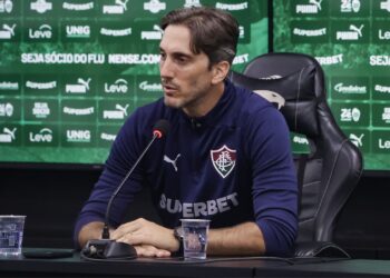 Zubeldía deu entrevista após o empate entre Fluminense e Operário-PR