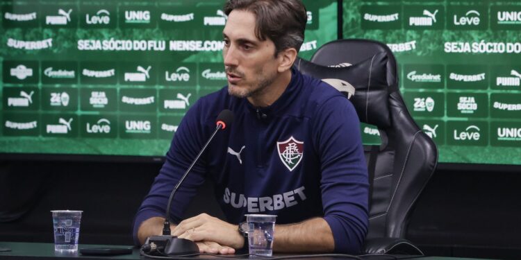 Zubeldía deu entrevista após o empate entre Fluminense e Operário-PR