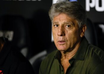 Renato Gaúcho desfalca a equipe nos próximos três jogos da Copa Sul-Americana após decisão da Conmebol