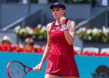 Elena Rybakina venceu sua partida de estreia no WTA 1000 de Madrid