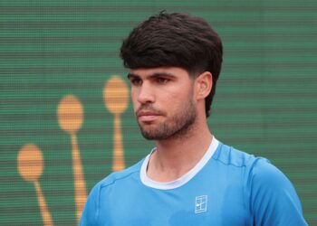 Carlos Alcaraz não vai disputar o torneio de Roland Garros