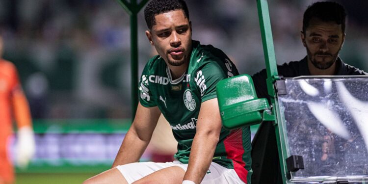 Vitor Roque ficou em campo por apenas quinze minutos no duelo entre Palmeiras e Jacuipense