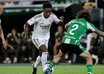 Vinícius Júnior e Bellerín marcaram os gols no empate entre Real Madrid e Betis