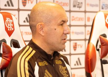 Leonardo Jardim consegue sétima vitória seguida e supera marca de Filipe Luís no comando do Flamengo