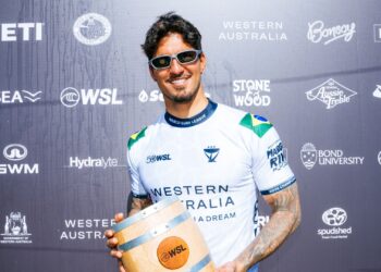 Medina celebra retorno ao posto de número 1 do mundo e garante a lycra amarela para a próxima etapa na Austrália