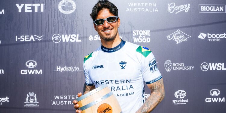 Medina celebra retorno ao posto de número 1 do mundo e garante a lycra amarela para a próxima etapa na Austrália