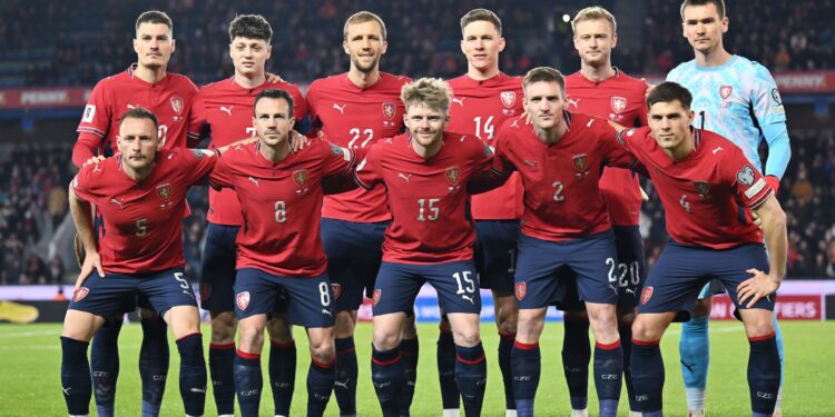Após vencer batalhas na repescagem, seleção europeia volta ao Mundial apostando na liderança de Tomáš Souček e no talento de Patrik Schick